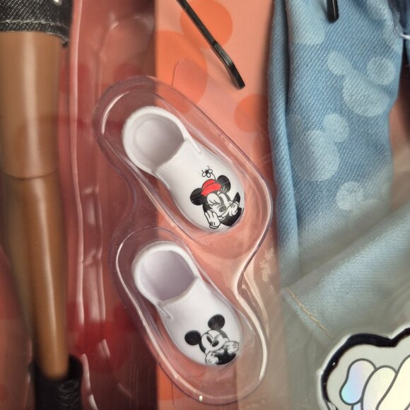 Disney 100 ILY 4 Ever Fashion Doll with 2 Outfits | NEW Collector Doll - Picture 4 of 10